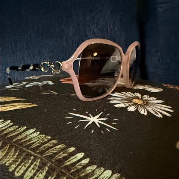 The Coach Tea Rose Sunglasses in Pink with a Gray Gradient Lens - with case!! - Picture 3 of 8